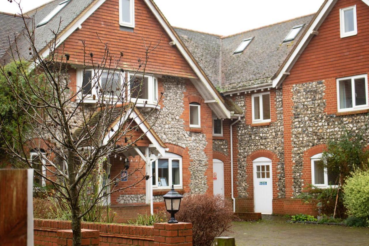 Cholderton Stonehenge Hostel - Yha Affliated מראה חיצוני תמונה