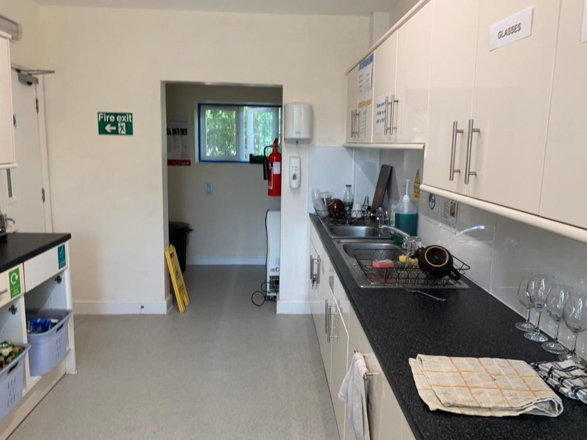Cholderton Stonehenge Hostel - Yha Affliated מראה חיצוני תמונה